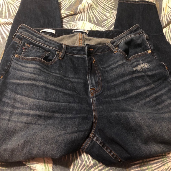 Vigoss Denim - Like New VIGOSS Ripped Skinny Jeans
